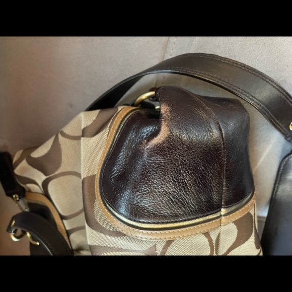 Coach - Picture 8 of 8